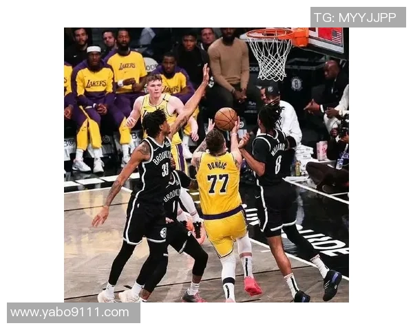 今日NBA焦点对决篮网挑战湖人谁能在激烈较量中笑到最后